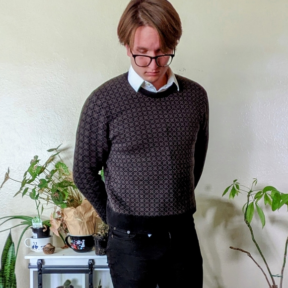 Meet your Posher, Silas - Picture 2 of 2